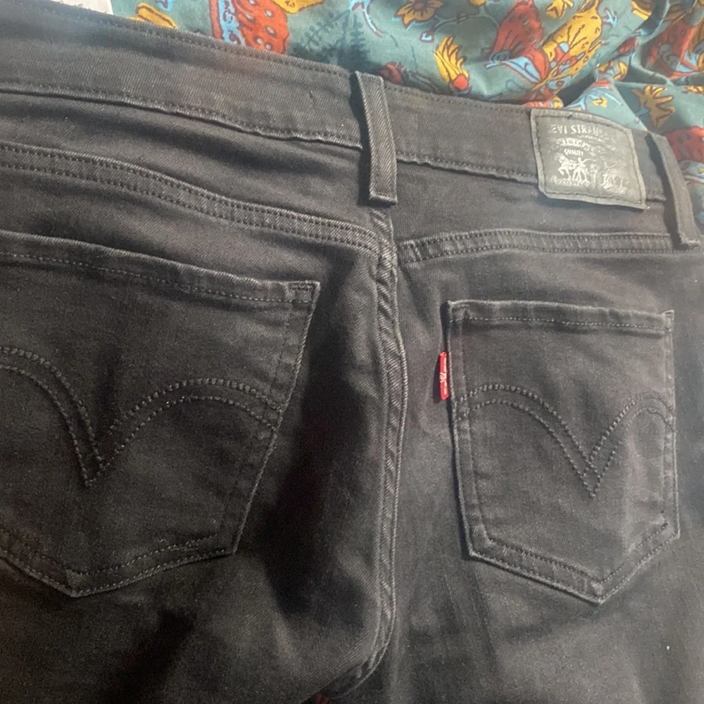Levi’s 535 Super Skinny 2 toned black jeans - Picture 4 of 4